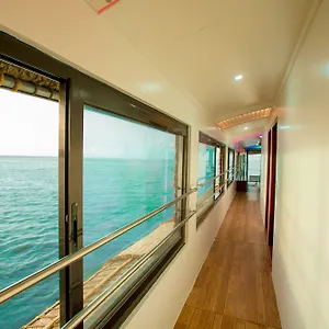 Tharangini Houseboats Hotel